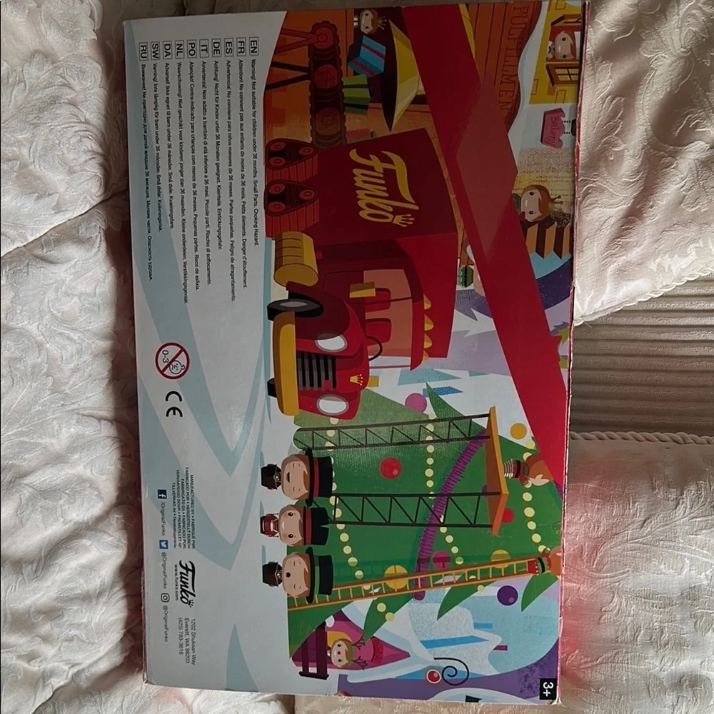 703. Funko Action Figures Red and Blue Playset